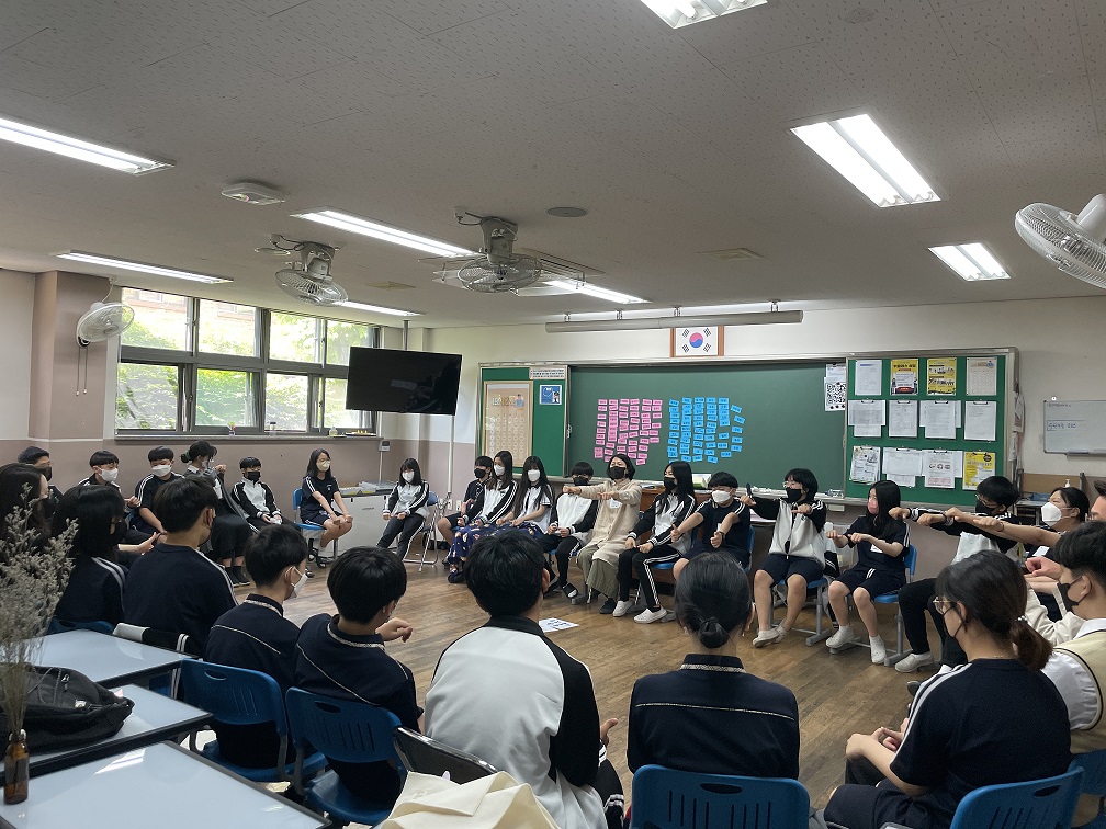 1.보도이미지(2022청소년평화프로젝트-학교폭력아웃프로그램 성료)_1.JPG