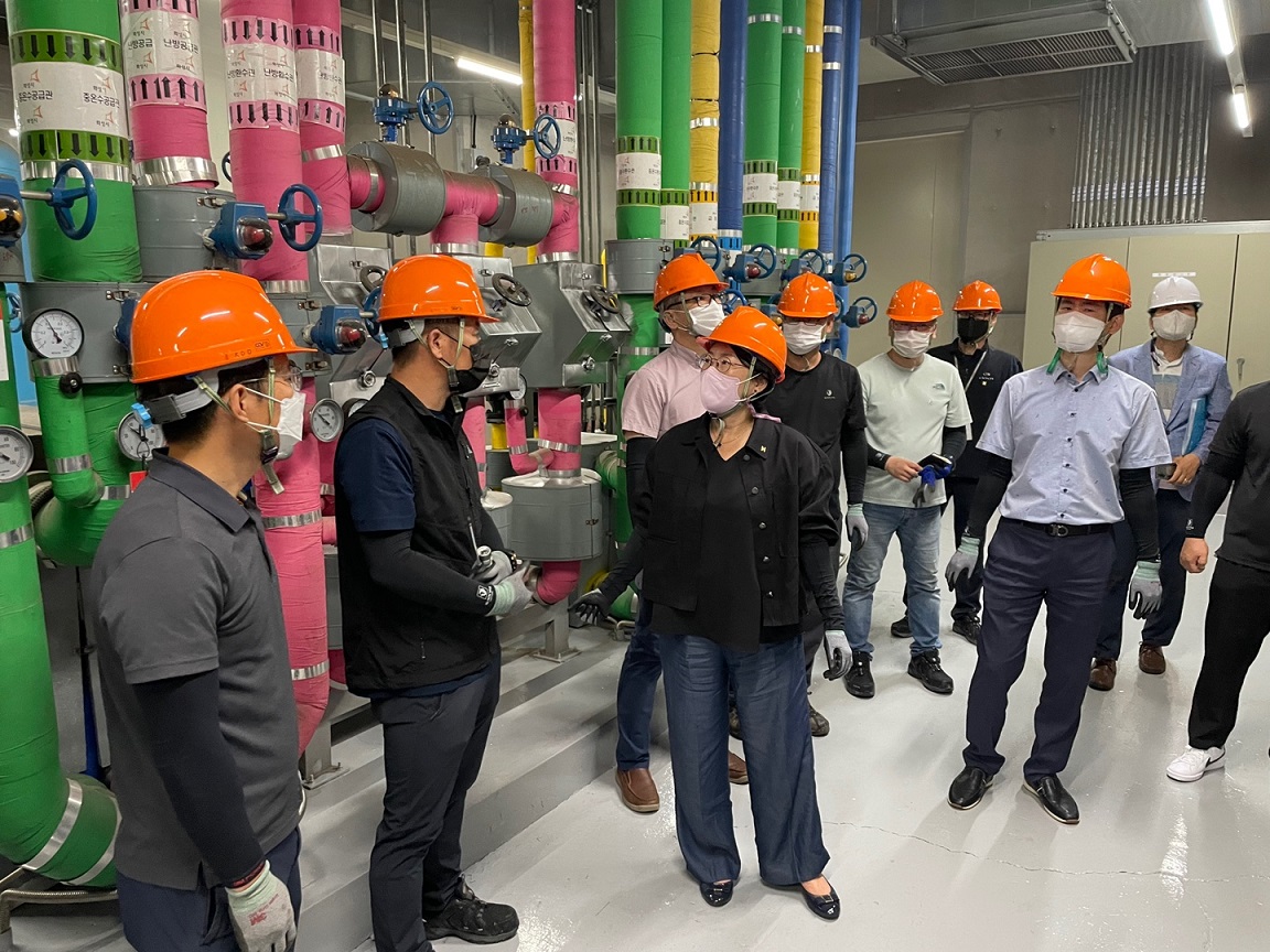 1.보도이미지(화성시여성가족청소년재단, 중대시민재해예방을 위한 점검 실시).jpg