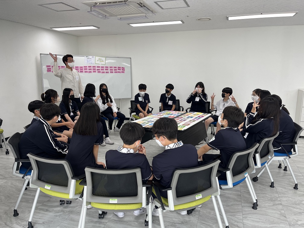 1.보도이미지(2022청소년평화프로젝트-학교폭력아웃프로그램 성료)_2.JPG