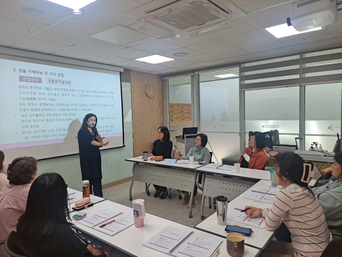 230419_교육사진 (4).jpg